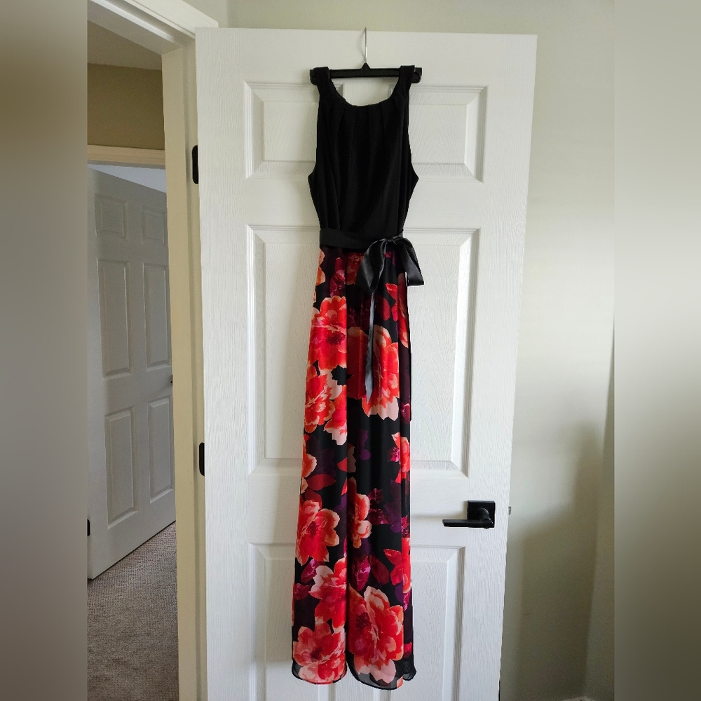 Halter neckline fit&flare dress
